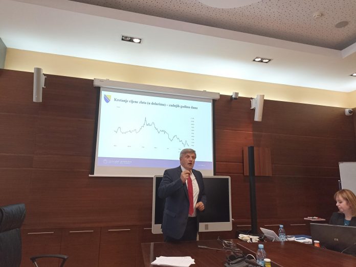 Zlatom se ne možemo boriti protiv inflacije Zlatom Se Ne Mozemo Boriti Protiv Inflacije