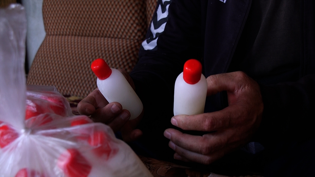 Magareće Mlijeko Kao Lijek: Poljoprivredniku Iz Bihaća Za Litru Daju 100 Km