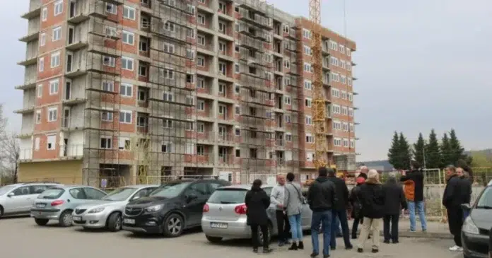 Spremaju novu prevaru, vlasnici stanova dobili “nesvakidašnju ponudu” Spremaju Novu Prevaru Vlasnici Stanova Dobili Nesvakidasnju Ponudu.webp
