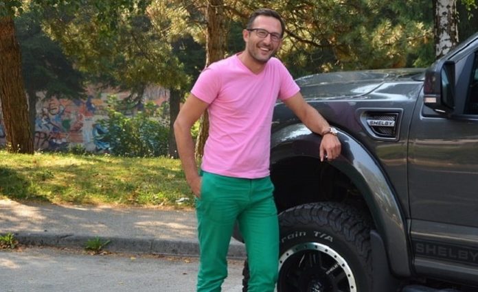Ko Je Bogatas Koji Zeli Biti Nacelnik Paznju Privukao Skupim