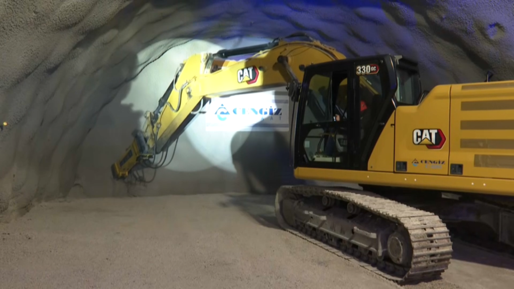 Završeno probijanje najdužeg tunela: “Od Sarajeva do Save 2026. potpuno spojen koridor 5c” Završeno probijanje najdužeg tunela: “Od Sarajeva do Save 2026. potpuno spojen koridor 5c”