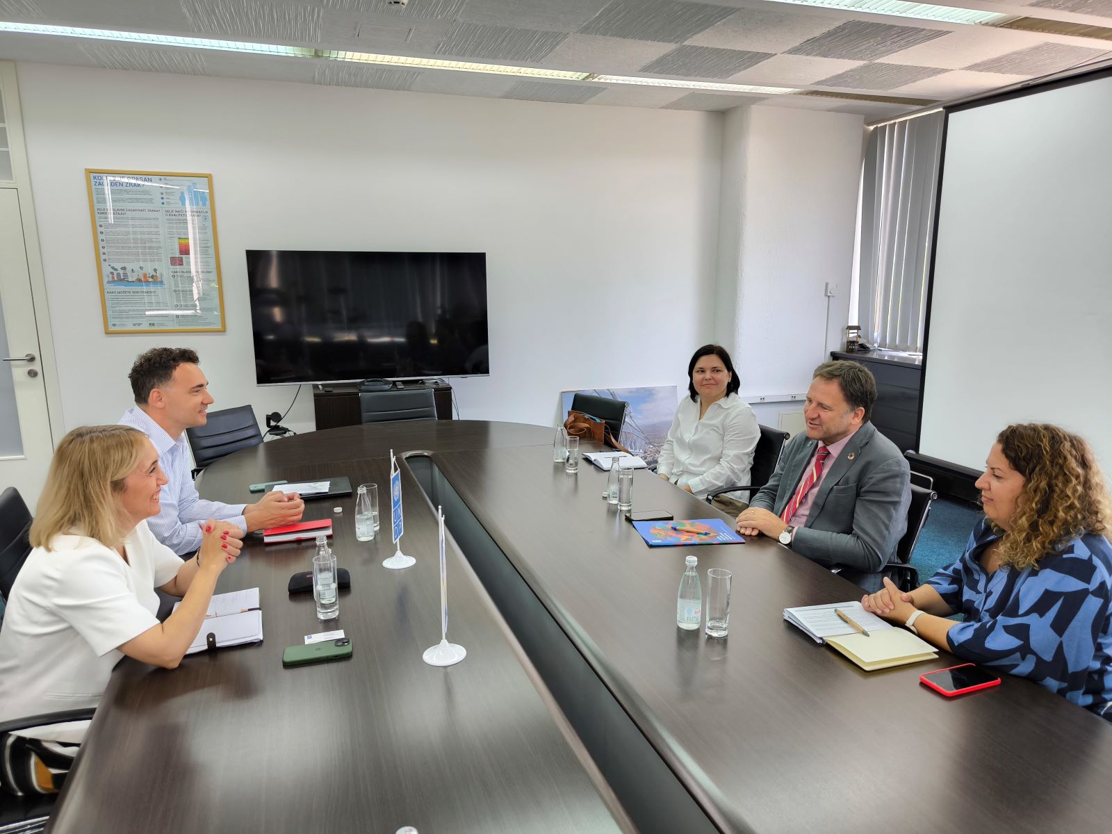 Federalno ministarstvo okoliša i UNDP ulažu 1,1 milion KM u zelenu tranziciju Federalno ministarstvo okoliša i UNDP ulažu 1,1 milion KM u zelenu tranziciju