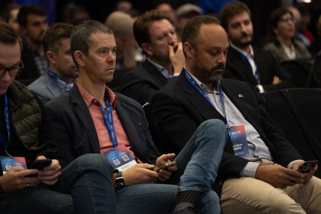 Treći Samit poslovnih anđela nadmašio sva očekivanja – U Sarajevu okupljeno preko 200 investitora, investicijskih fondova i startupova Treći Samit poslovnih anđela nadmašio sva očekivanja – U Sarajevu okupljeno preko 200 investitora, investicijskih fondova i startupova