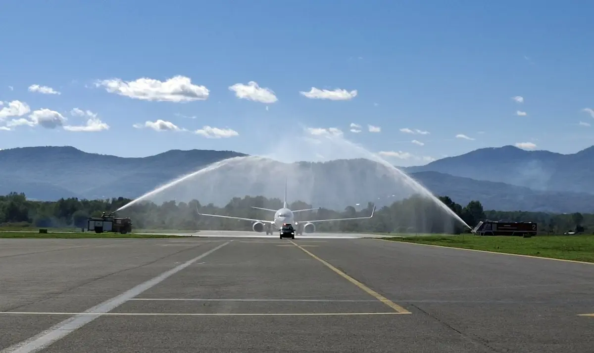Turistička zajednica TK raspisat će javni poziv: Nove linije za Zapadnu Evropu prioritet za tuzlanski aerodrom Turistička zajednica TK raspisat će javni poziv: Nove linije za Zapadnu Evropu prioritet za tuzlanski aerodrom
