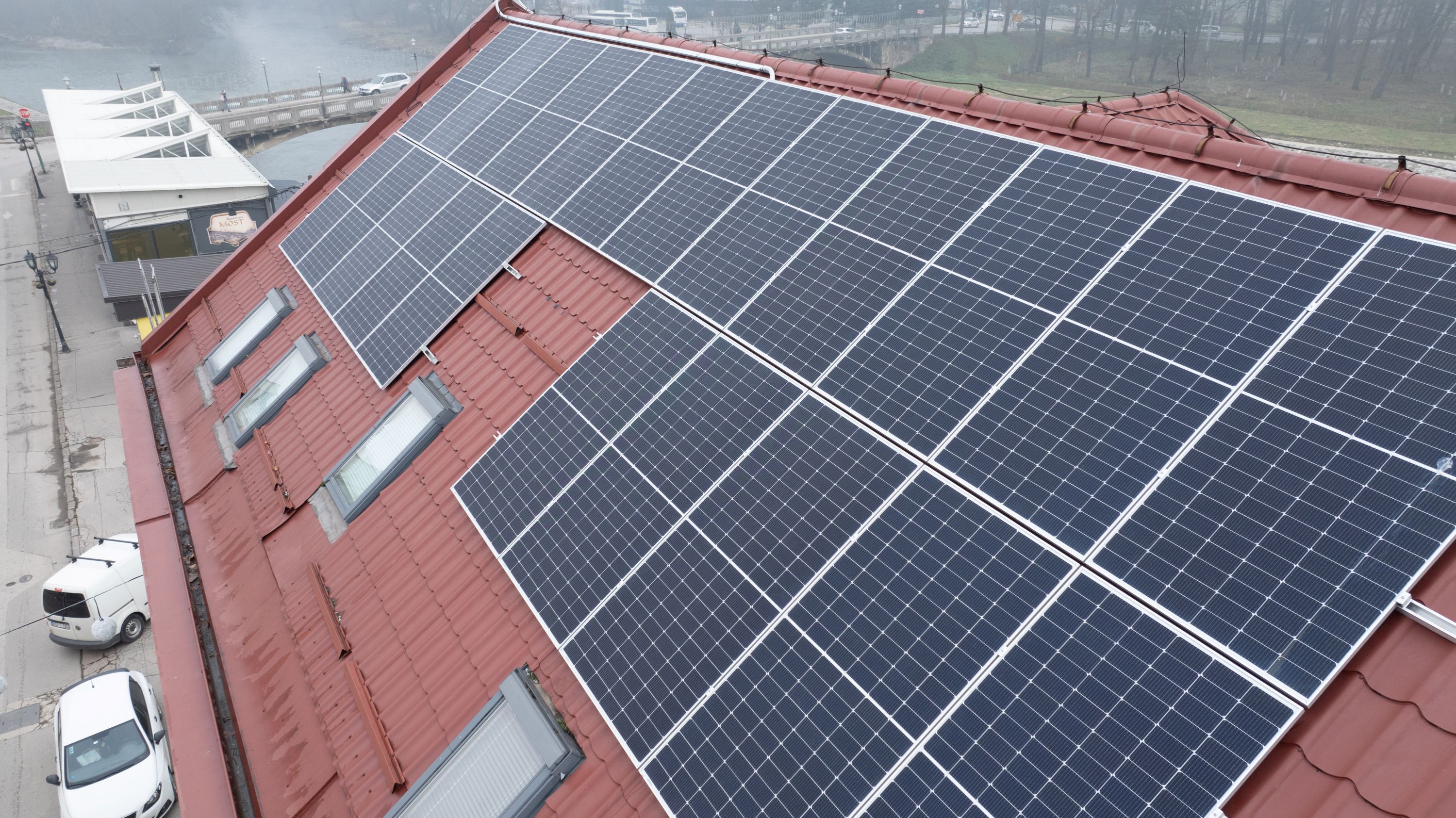 Održivost u praksi: 77% poslovnica Sparkasse Banke koristi zelenu energiju