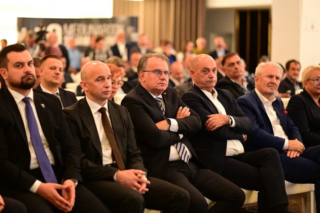 Svečano otvoren 19. Međunarodni sajam privrede Tešanj Svečano otvoren 19. Međunarodni sajam privrede Tešanj
