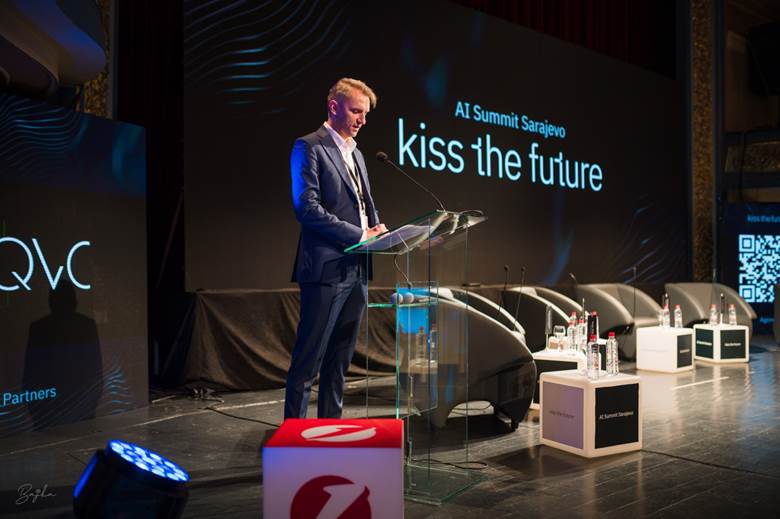 Otvoren Kiss The Future AI Summit: Sarajevo u fokusu regionalne AI scene Otvoren Kiss The Future AI Summit: Sarajevo u fokusu regionalne AI scene