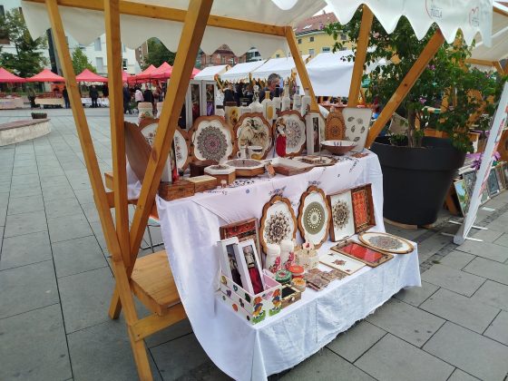 Na Trgu slobode u Tuzli otvoreni „2. Dani meda i ruralnog stvaralaštva Tuzlanskog kantona“