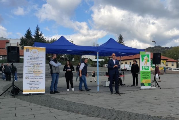 Na Trgu slobode u Tuzli otvoreni „2. Dani meda i ruralnog stvaralaštva Tuzlanskog kantona“