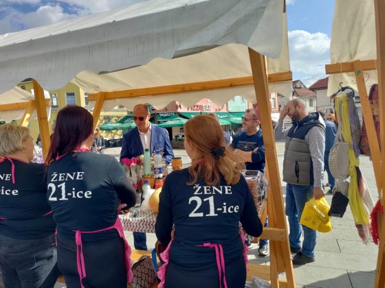 Na Trgu slobode u Tuzli otvoreni „2. Dani meda i ruralnog stvaralaštva Tuzlanskog kantona“