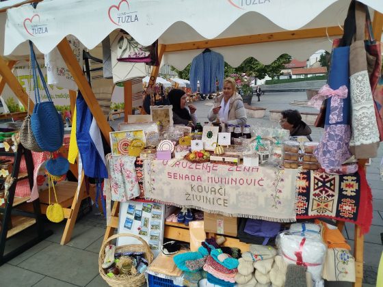Na Trgu slobode u Tuzli otvoreni „2. Dani meda i ruralnog stvaralaštva Tuzlanskog kantona“