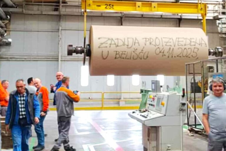 Gasi se još jedna jugoslavenska fabrika: Radnici se emotivno oprostili Gasi se još jedna jugoslavenska fabrika: Radnici se emotivno oprostili