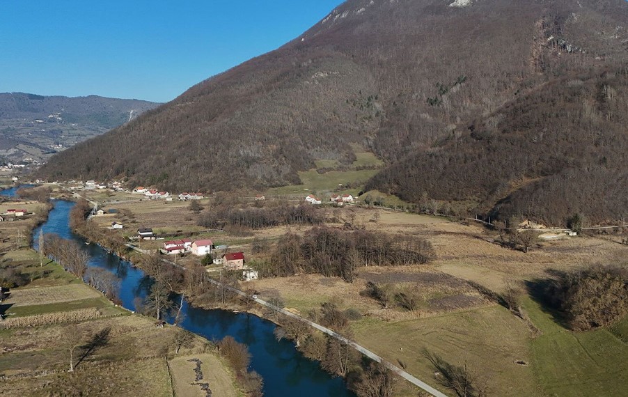 U potrazi za zlatom: U bh. općini buše tokom noći i pod reflektorima U potrazi za zlatom: U bh. općini buše tokom noći i pod reflektorima