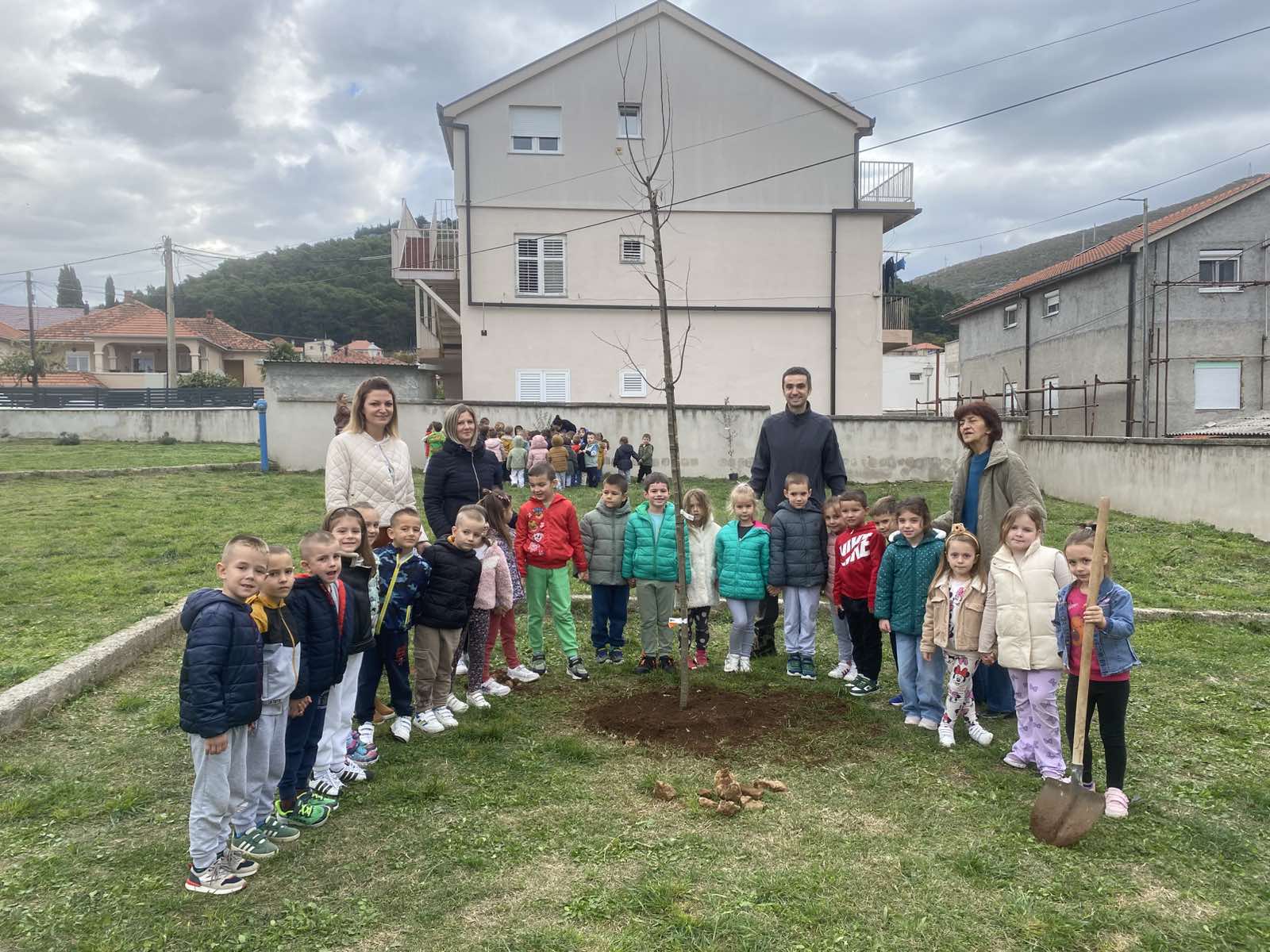 dm podržao deset ekoloških projekata širom BiH dm podržao deset ekoloških projekata širom BiH