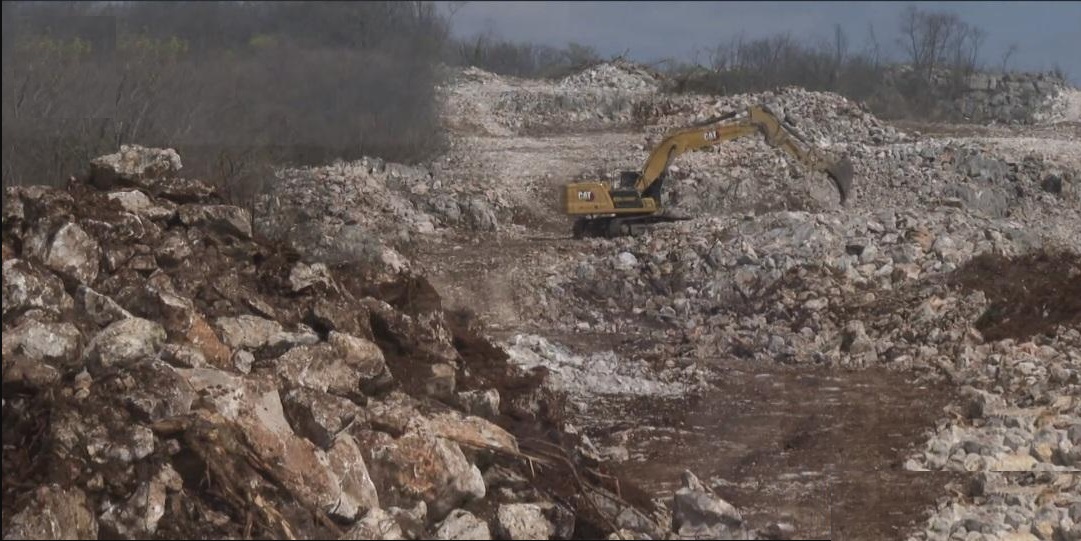 Krenuo cestovni mega projekt: Mašine već lome hercegovački kamen Krenuo cestovni mega projekt: Mašine već lome hercegovački kamen