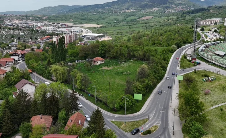 Ovo je parcela u Sarajevu na kojoj je Lidlu zabranjena gradnja: Pogledajte lokaciju Dron pogled na područje planirane gradnje Lidla u Sarajevu