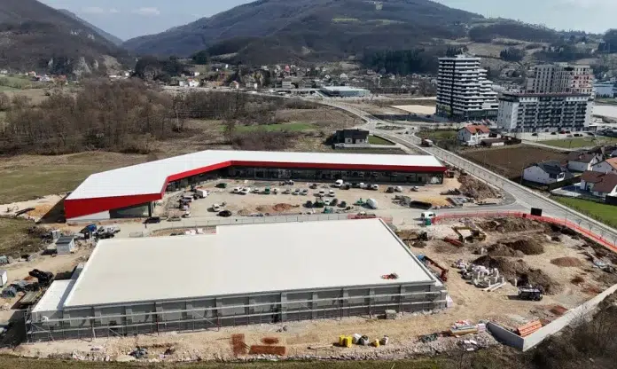 Otvara se novi tržni centar: Gradilo ga 25 kompanija i