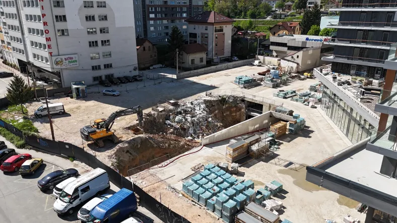 Sarajevo dobija još jedan neboder: Poznati investitor najavio mega projekat i zagolicao maštu Građevinski radovi na kompleksu Moj Kvart uz postojeće zgrade