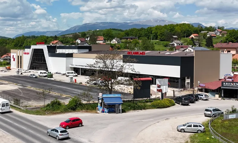 Trgovački bum u srcu BiH: Uz novi Bingo i Lidl – još jedan bh. gigant izgradio tržni centar Novi trgovački kompleks Belamionix u Vitezu pored glavne saobraćajnice