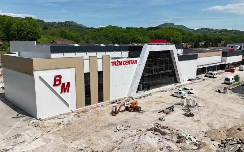 Trgovački bum u srcu BiH: Uz novi Bingo i Lidl – još jedan bh. gigant izgradio tržni centar Novi maloprodajni centar Belamionixa u Vitezu u završnoj fazi