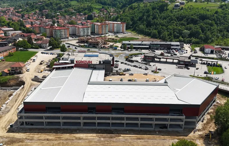 Bh. milioneri grade objekat koji mijenja izgled grada: Pogledajte kako izgleda Moderni poslovni kompleks komanije Suša Commerce u izgradnji u Visokom