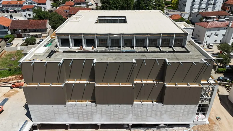 Novi tržni centar i hotel u centru Gruda pred završetkom radova