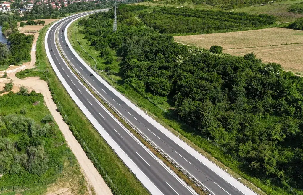 Brza cesta od 46 kilometara do Hrvatske trebala bi biti završena do 2031. godine Brza cesta od 46 kilometara do Hrvatske trebala bi biti završena do 2031. godine